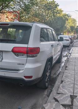 جیپ گراند شیرۆکی